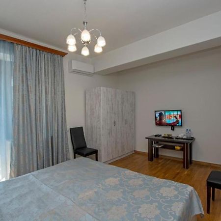 Hotel Season Yerevan Luaran gambar