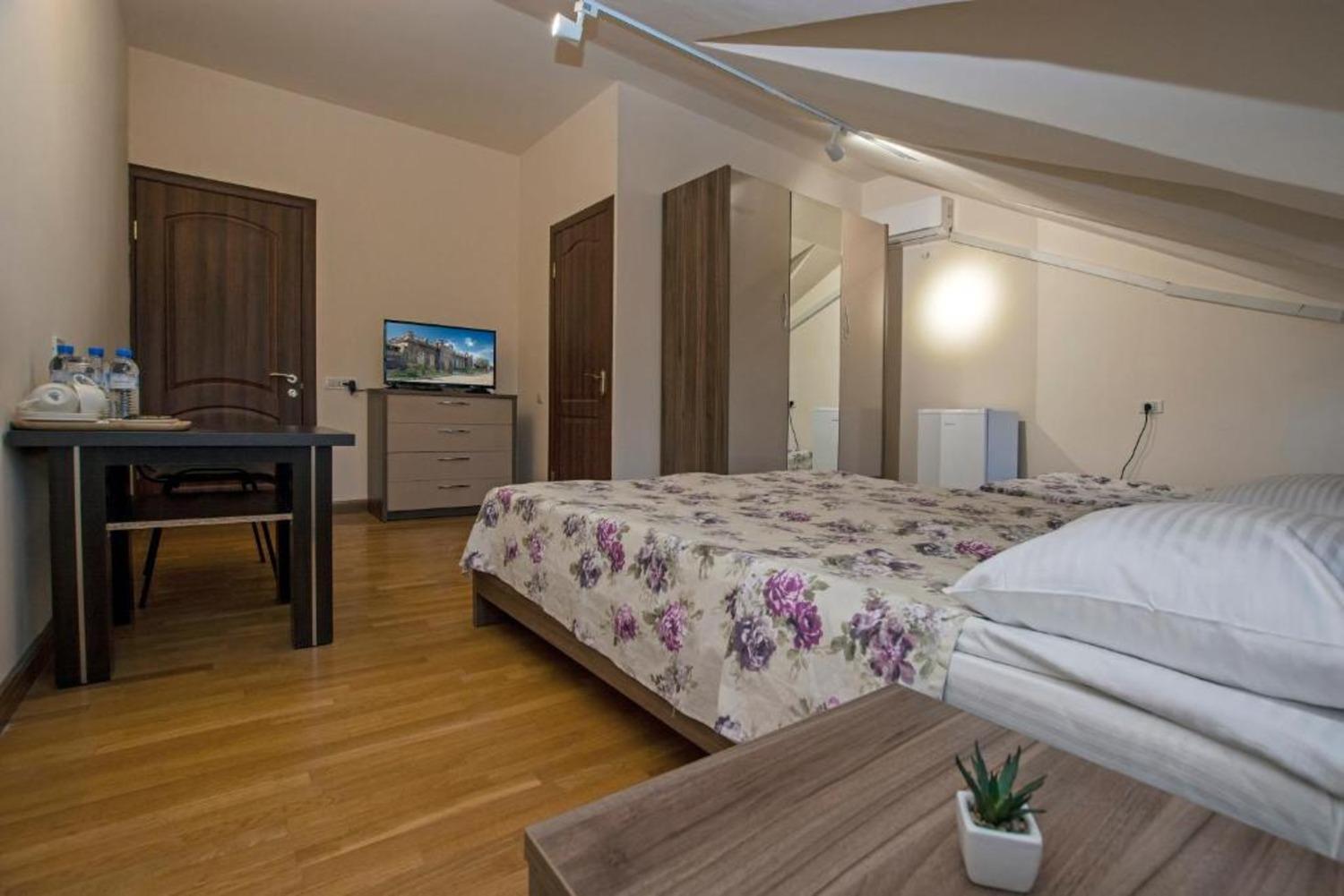 Hotel Season Yerevan Luaran gambar